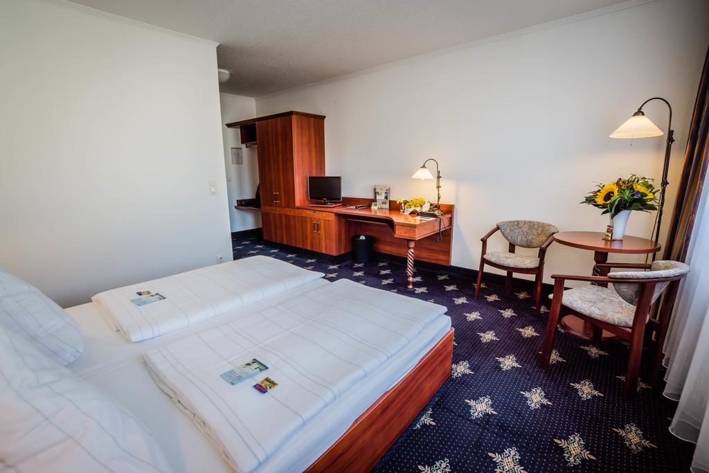 Hotel Wilder Mann Аннаберг-Бухгольц Экстерьер фото